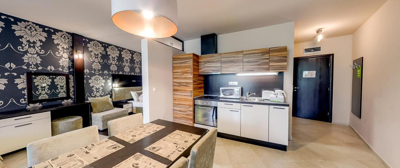 סאני ביץ' Briz Beach Apartments מראה חיצוני תמונה
