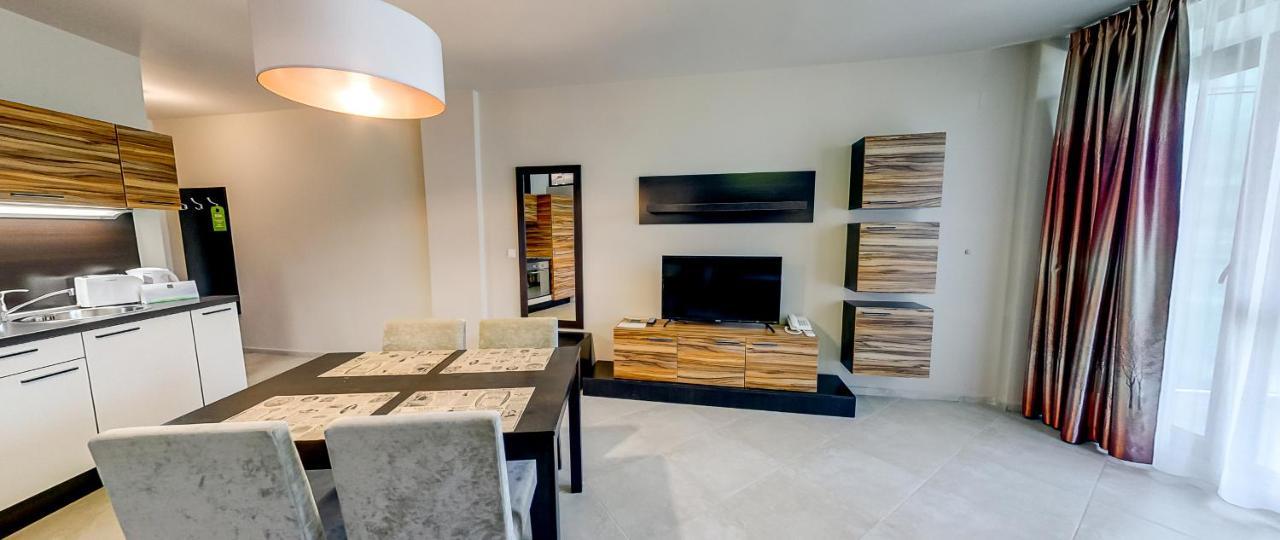סאני ביץ' Briz Beach Apartments מראה חיצוני תמונה