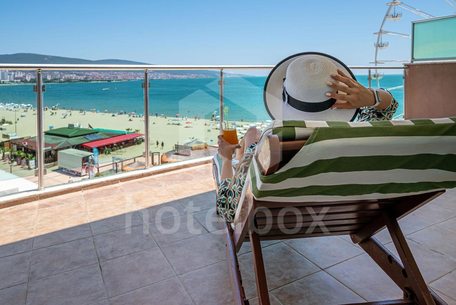 סאני ביץ' Briz Beach Apartments מראה חיצוני תמונה