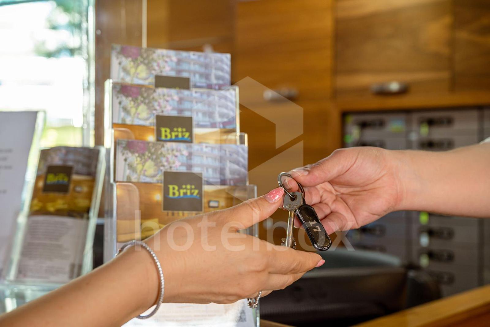 סאני ביץ' Briz Beach Apartments מראה חיצוני תמונה