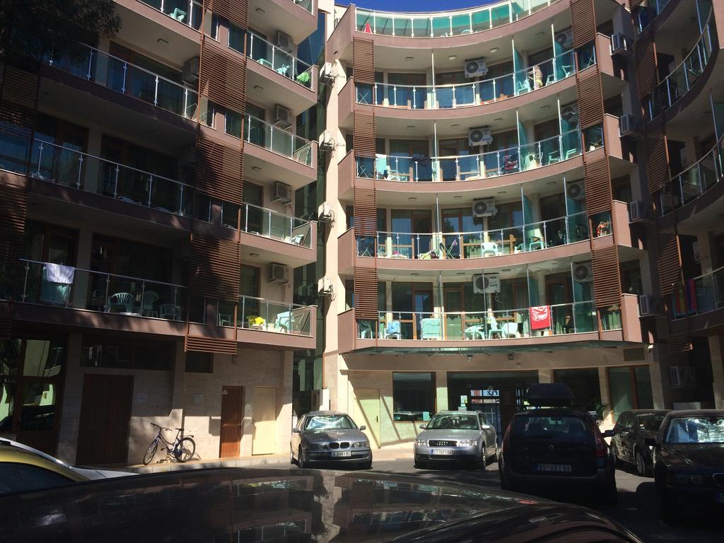 סאני ביץ' Briz Beach Apartments מראה חיצוני תמונה